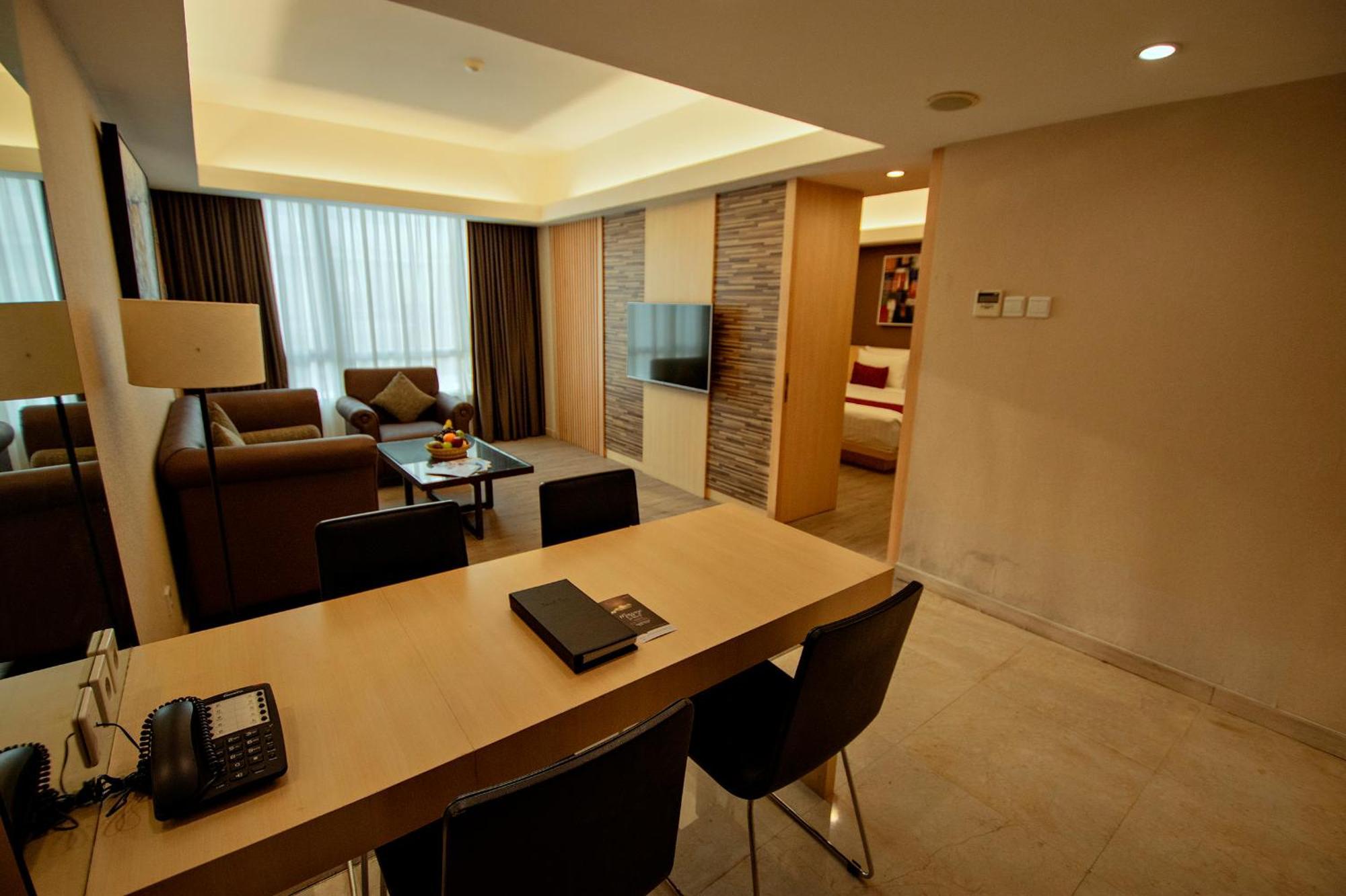 Grand Zuri Bsd City Serpong Exterior photo