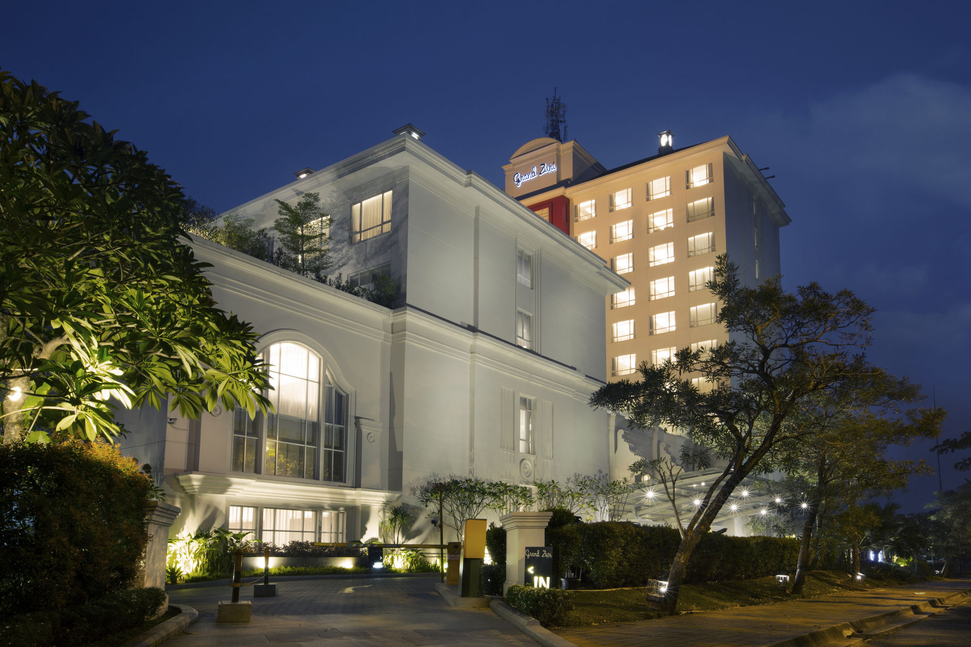 Grand Zuri Bsd City Serpong Exterior photo